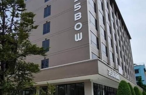 Bang Phlat Hotel | 35 Bow Hotel