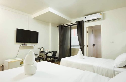 Bang Kra So Hotel | Bansuay Phra Nang Klao Near MRT Phra Nang Klao Bridge