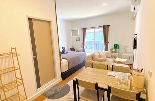 Patong Bed & Breakfast | SJ Beach House Patong
