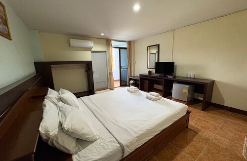 Photharam Hotel | Cabbages & Condoms Hotel Ratchaburi