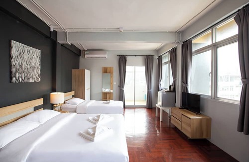 Si Phraya Hotel | 185 @ Surawong Hotel