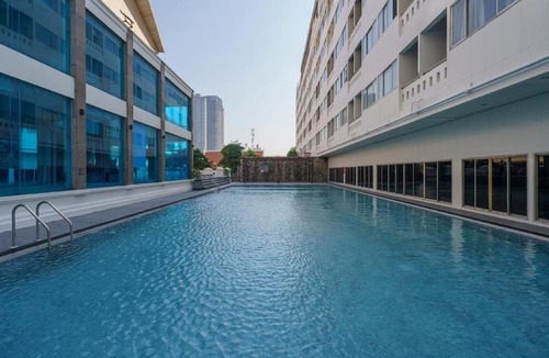 Talat Phlu Hotel | iCheck inn Thapra