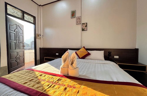 Vang Vieng Bed & Breakfast | Jungle Backpackers View
