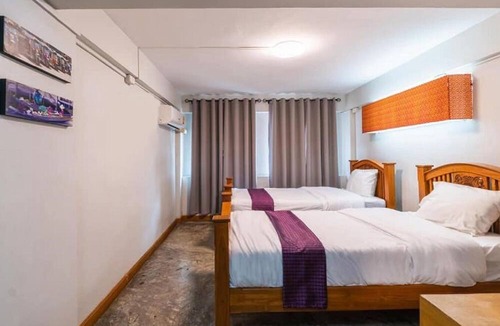 Chana Songkhram Hotel | GO INN Khaosan