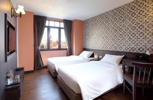 Chana Songkhram Hotel | Rambuttri Village Inn & Plaza