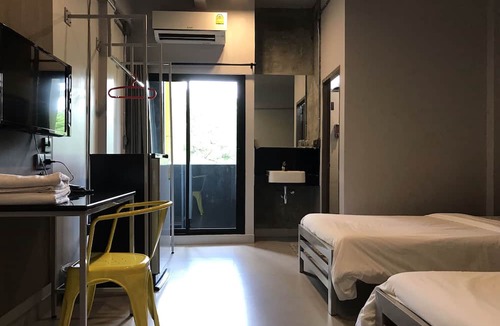 Thung Maha Mek Hostel | S1 Hostel