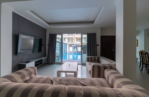 Pratumnak Hill Villa | Villa Phratamnak