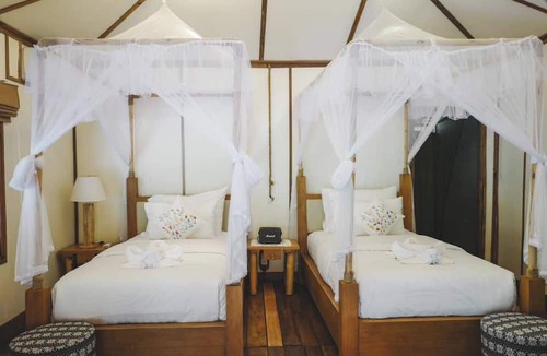 Ban Ton Lung Villa | The River Flows Kued Chang Camp