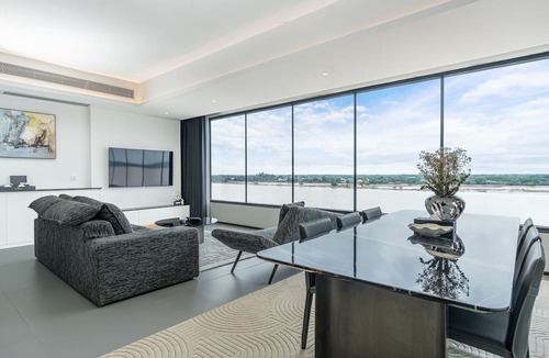 Vientiane Hotel | One Riviera Hotel and Residences