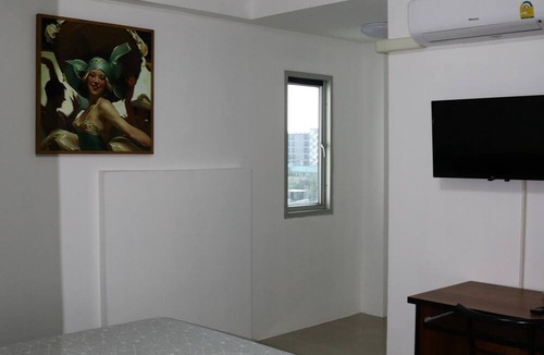 Nong Prue Hotel | Cafe Nana Hotel & Bar