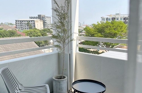 Suan Luang Apartment | UDMS On Nut 10 : Bangkok's Charm 40 SQM.