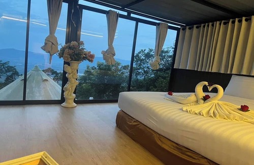 Na Mom Hotel | Kuan Khan Lao The Nine Bistro