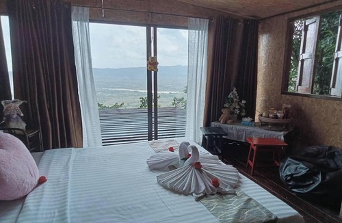 Na Mom Hotel | Kuan Khan Lao The Nine Bistro