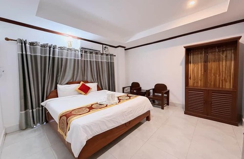 Vang Vieng Hotel | Vangvieng Sisavang Mountain View Hotel