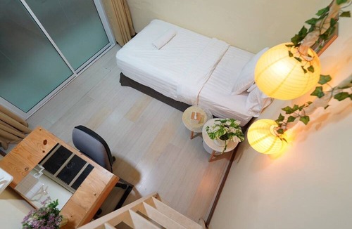 Chom Phon Hostel | EZ Sleep at Ratchada 19