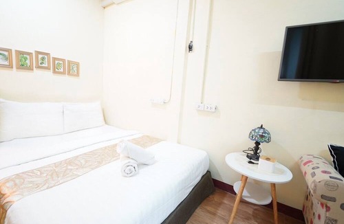 Chom Phon Hostel | EZ Sleep at Ratchada 19