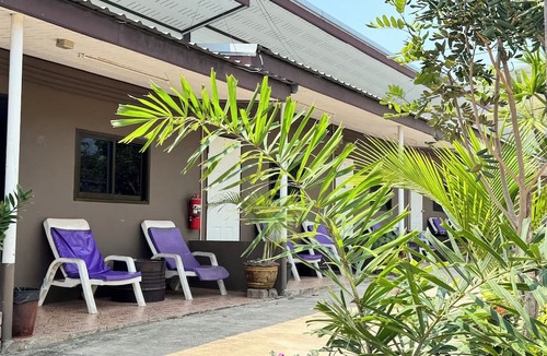 Koh Lan Hotel | Ban Pak Kay
