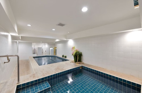 Rong Muang Hotel | Twin Towers Hotel