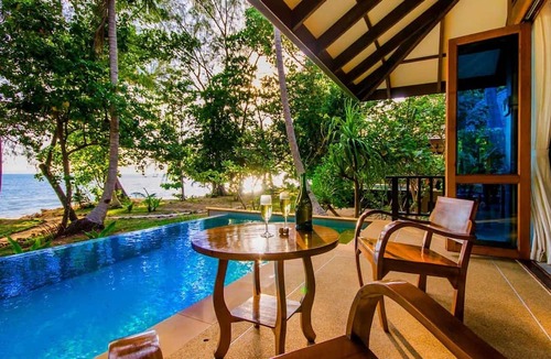 Nuea Khlong Hotel | Koh Jum Beach Villas