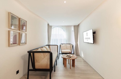 Wang Burapha Phirom Hotel | Corridor2407 Hotel