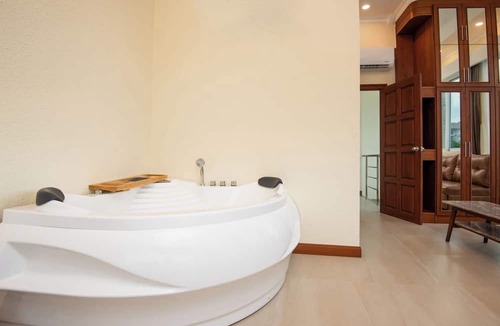 Pratumnak Hill Villa | #1 Luxury 4BR Resort Poolvilla Pratamnak Residence