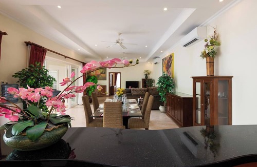Jomtien Villa | Luxury 2BR Pool Villa Pratamnak Soi5 - 50m to Beach