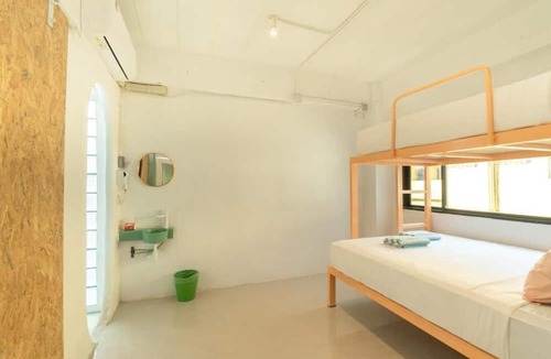 Chana Songkhram Hostel | Easy Sunday Khaosan Bangkok