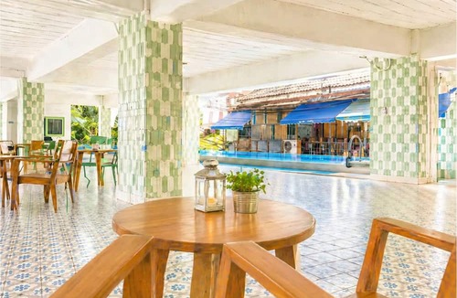 Chana Songkhram Hotel | Monday Capsule & Thai Traditional Bath