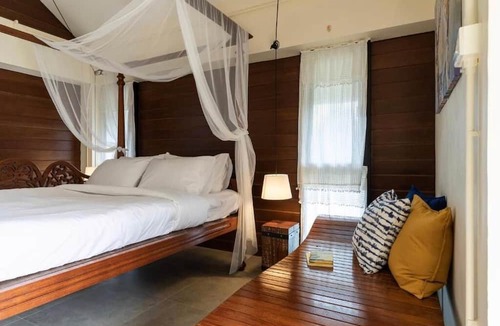 Thon Buri Bed & Breakfast | Baanboon