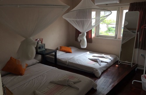 Khlong Toei Hostel | VX The Fifty - Hostel