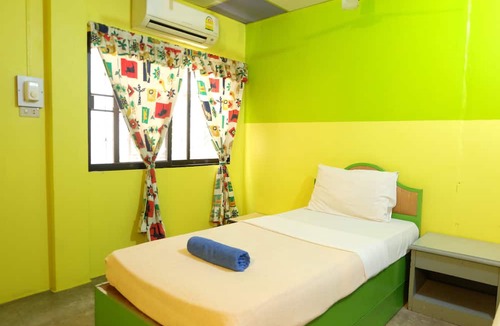 Ban Thum Hotel | B&B House & Hostel