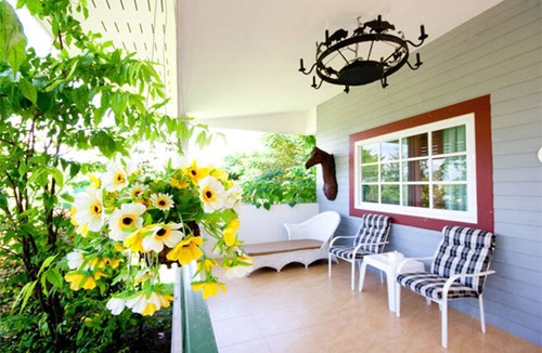 Khanong Phra Hotel | Belmont Village
