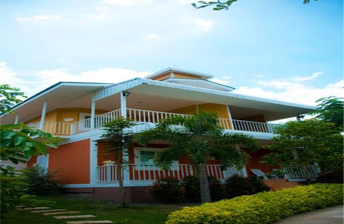 Khanong Phra Hotel | Belmont Village