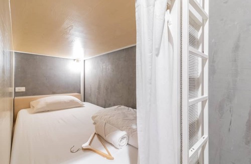 Khlong Toei Nuea Hostel | On the bed Hostel