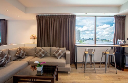 Bang Phlat Hotel | The Royal River Hotel
