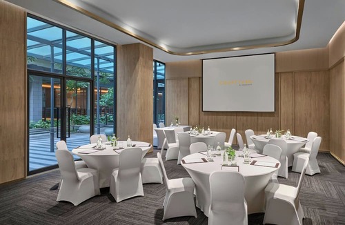 Bangkok Central Business District Hotel | Courtyard by Marriott Bangkok Sukhumvit 20