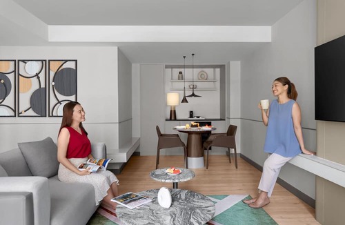 Bangkok Central Business District Hotel | Courtyard by Marriott Bangkok Sukhumvit 20