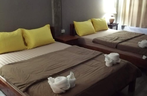 Bang Phra House | Yotin Guest House
