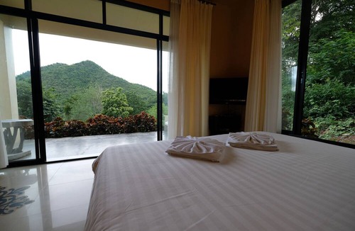 Suan Phueng Hotel | Hi - Scene Resort