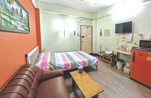 Pak Kret Hostel | The Backpacker Station