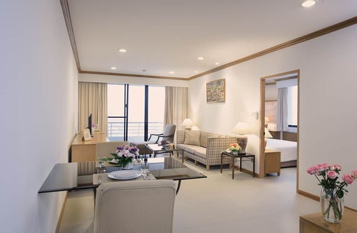 Nonthaburi Hotel | Riverine Place Hotel and Residence