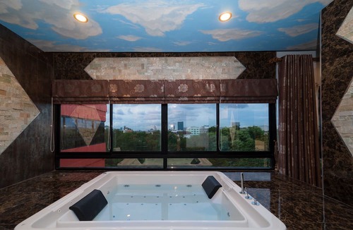 Bang Na Hotel | Thongtara House Boutique Residence