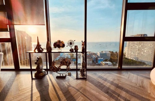 Pattaya Bay Apartment | Excellent Location - Condo Infinity Pool Pattaya