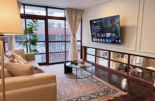 Huai Khwang House | 4-bedroom Spanish Hacienda 10 mins MRT Huaykwang/JODD Fair/RCA