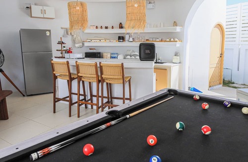 Bang Sare Villa | White Curve Villa