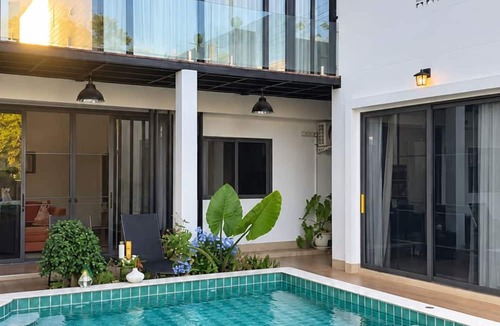 Saraphi House | Yun Prestige Villa: 6 Bedrooms, Private Pool & Garden