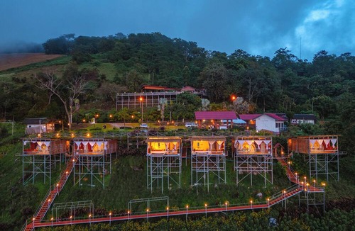 Tap Tao Cabin | Long Hak Khao Camping Phu Chi Fa