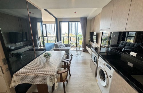 Pratumnak Hill Condo | LUXURY CONDO The Panora Pattaya : 5 MINS WALK TO THE PRATUMNAK BEACH