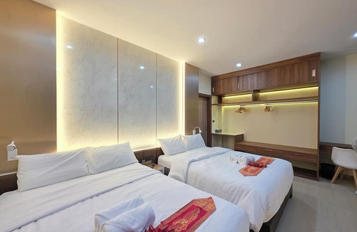 Pratumnak Hill Villa | Majestic Seaside Pool Villa
