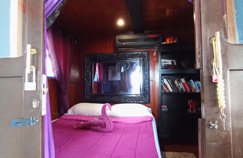 Bang Phlat Boat Rental | Sabai Sabai Liveaboard Bangkok
